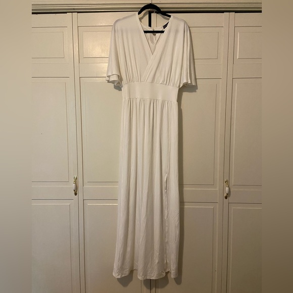 Elegant White Maxi Dress - Picture 1 of 7